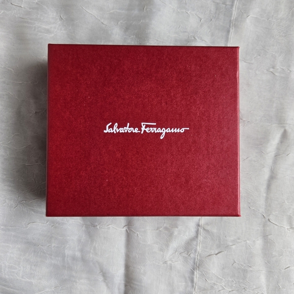 Salvatore Ferragamo Heart Metallic Red Leather Coin Purse - Picture 10 of 10